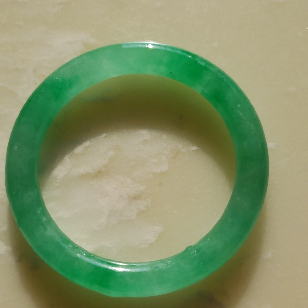 Elegant Green Jade Jadeite Bangle Bracelet 57.5mm